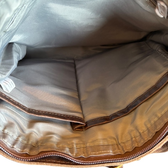Leder Buch Leather Crossbody Bag - Picture 3 of 5
